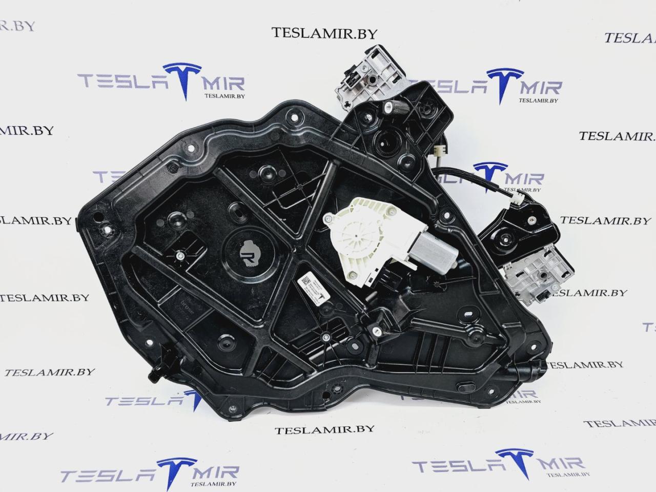 стеклоподъемник задний правый Tesla Model Y 1 поколение 2021, 1036762-00, 1495513-99, 1526807-00 - фото №1