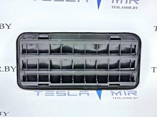 Вентиляционный клапан заднего багажника (жабры) Tesla Model 3 1 поколение 2020, 1098751-00