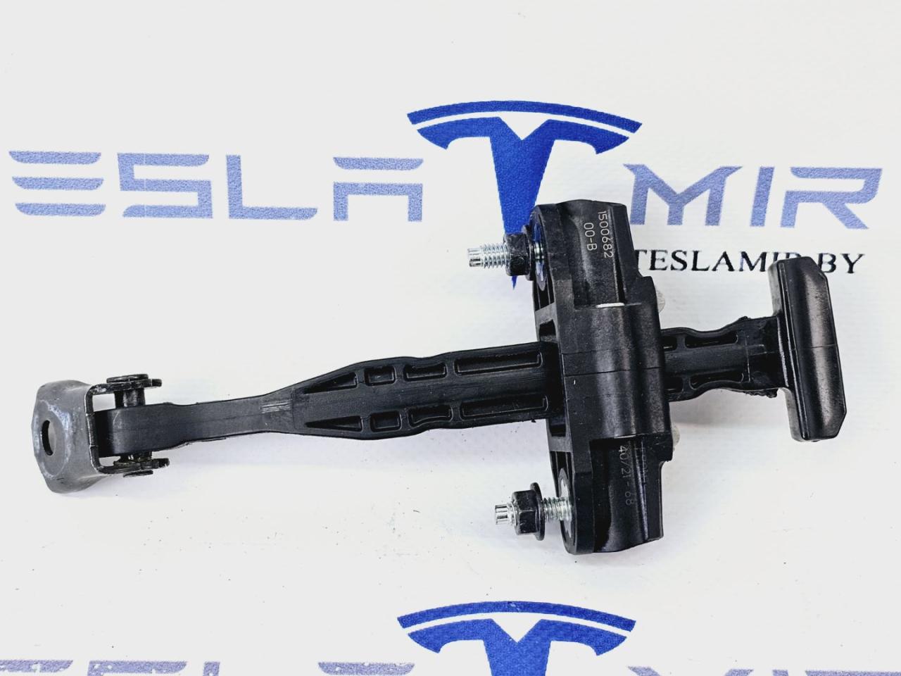 ограничитель открывания двери Tesla Model Y 1 поколение 2021, 1500682-00 - фото №1