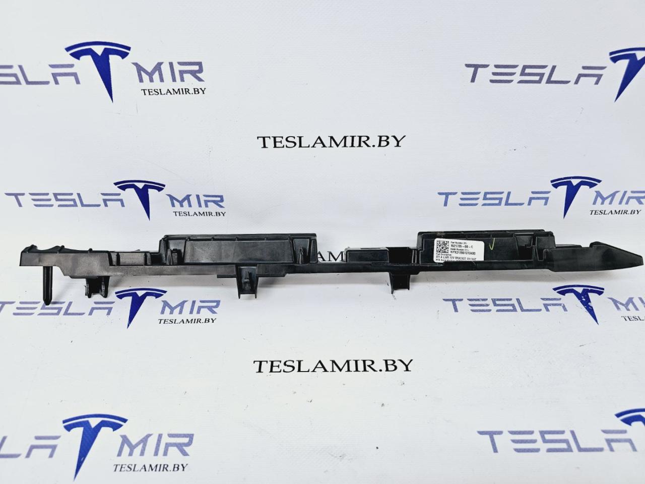 Кронштейн порога Tesla Model Y 1 поколение 2021, 1521705-00 - фото №1