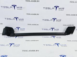 Уплотнитель стекла Tesla Model Y 1 поколение 2021, 1500065-00