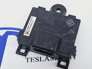 Блок двери (модуль управления ручки) Tesla Model S 1 поколение [2-й рестайлинг] 2022, 1069651-00