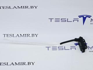 фонарь освещения пространства для ног Tesla Model S 1 поколение [2-й рестайлинг] 2022, 1627365-02, 1627365-01