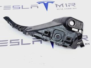 Кронштейн (направляющая) крыла переднего (ракушка) правый Tesla Model S 1 поколение [2-й рестайлинг] 2022, 1588936-00