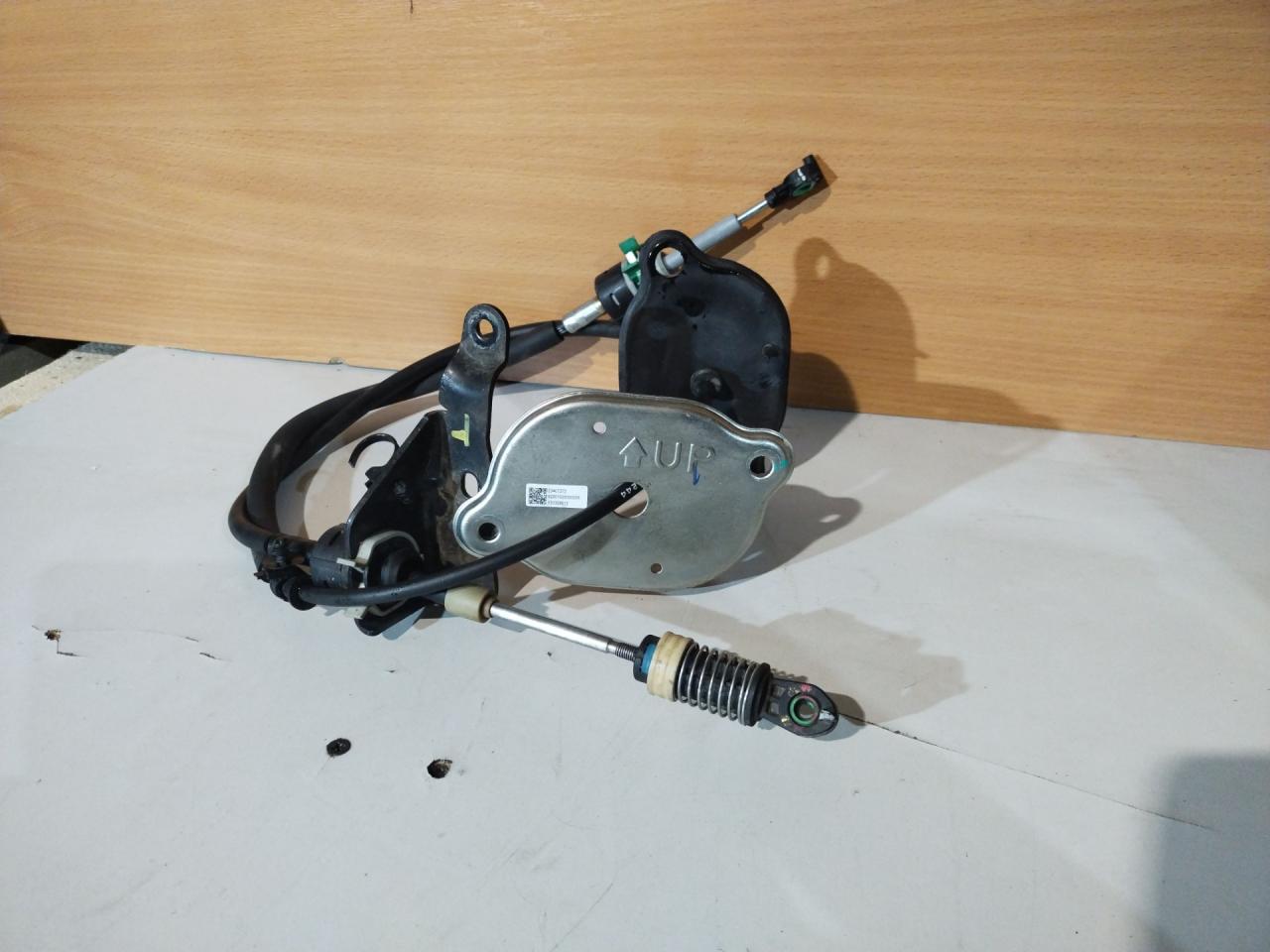 трос кулисы КПП Chevrolet Malibu 9 поколение 2016, 1.5 л., бензин, АКПП, седан - фото №1