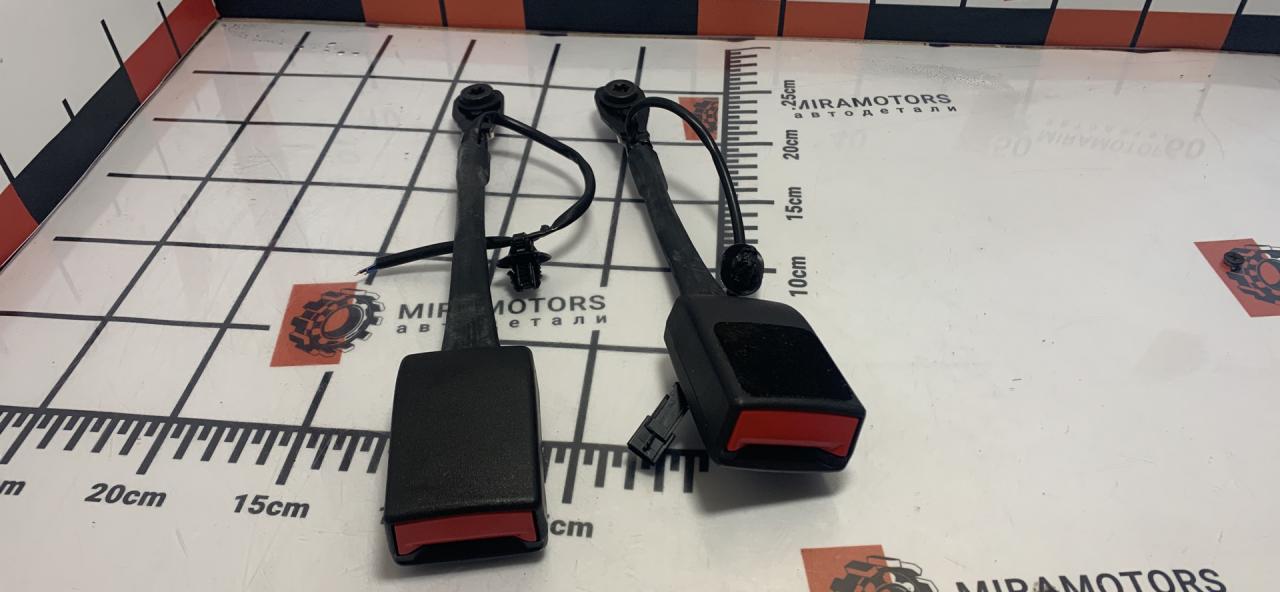 замок ремня безопасности GMC Terrain 2 поколение 2018, 2.0 л., бензин, АКПП, внедорожник 5 дв. - фото №1