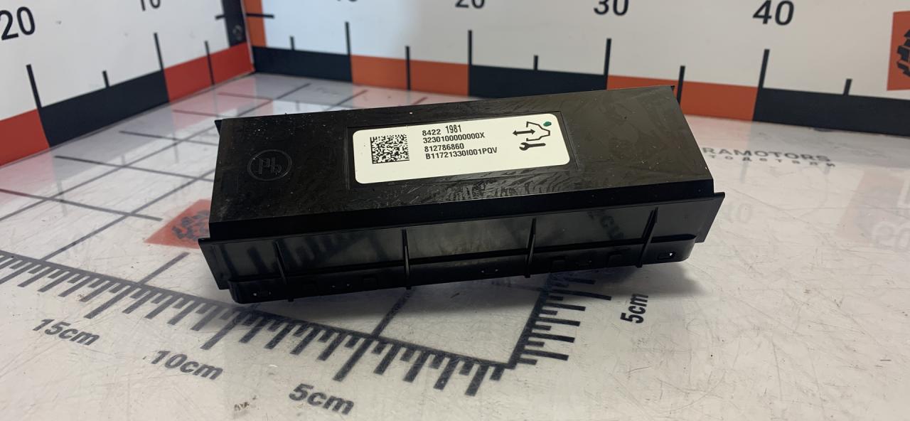 блок управления печки / климат-контроля GMC Terrain 2 поколение 2018, 2.0 л., бензин, АКПП, внедорожник 5 дв., 84221981 - фото №1