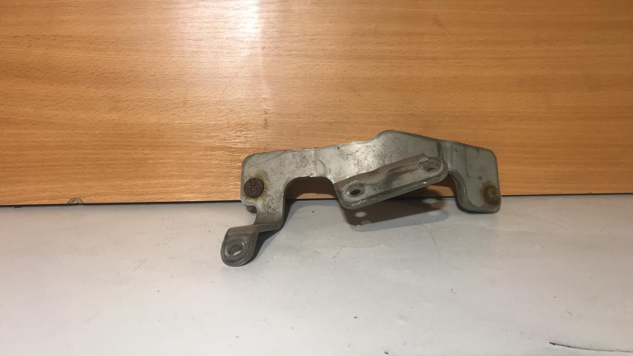 кронштейн глушителя Chevrolet Equinox 3 поколение 2018, 1.5 л., бензин, АКПП, внедорожник 5 дв. - фото №1