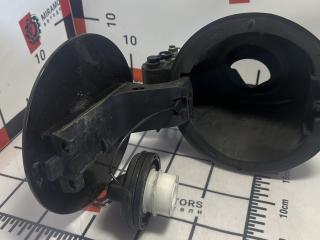 лючок топливного бака Buick Encore 1 поколение [рестайлинг] 2016, 1.4 л., бензин, АКПП, внедорожник 5 дв., 13512363