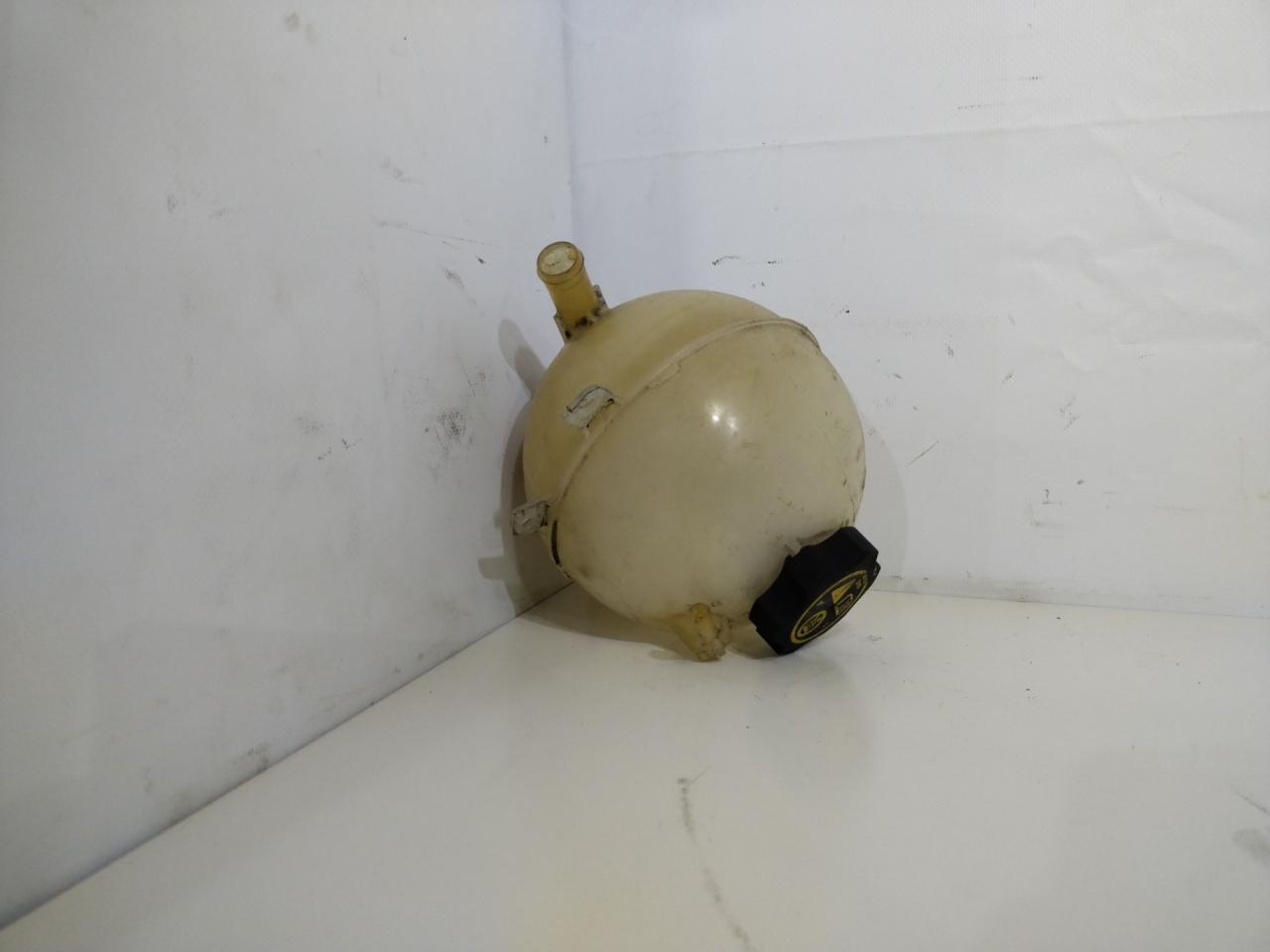 бачок расширительный GMC Terrain 2 поколение 2018, 1.5 л., бензин, АКПП, черный, внедорожник 5 дв., полный привод, 23386455 - фото №1