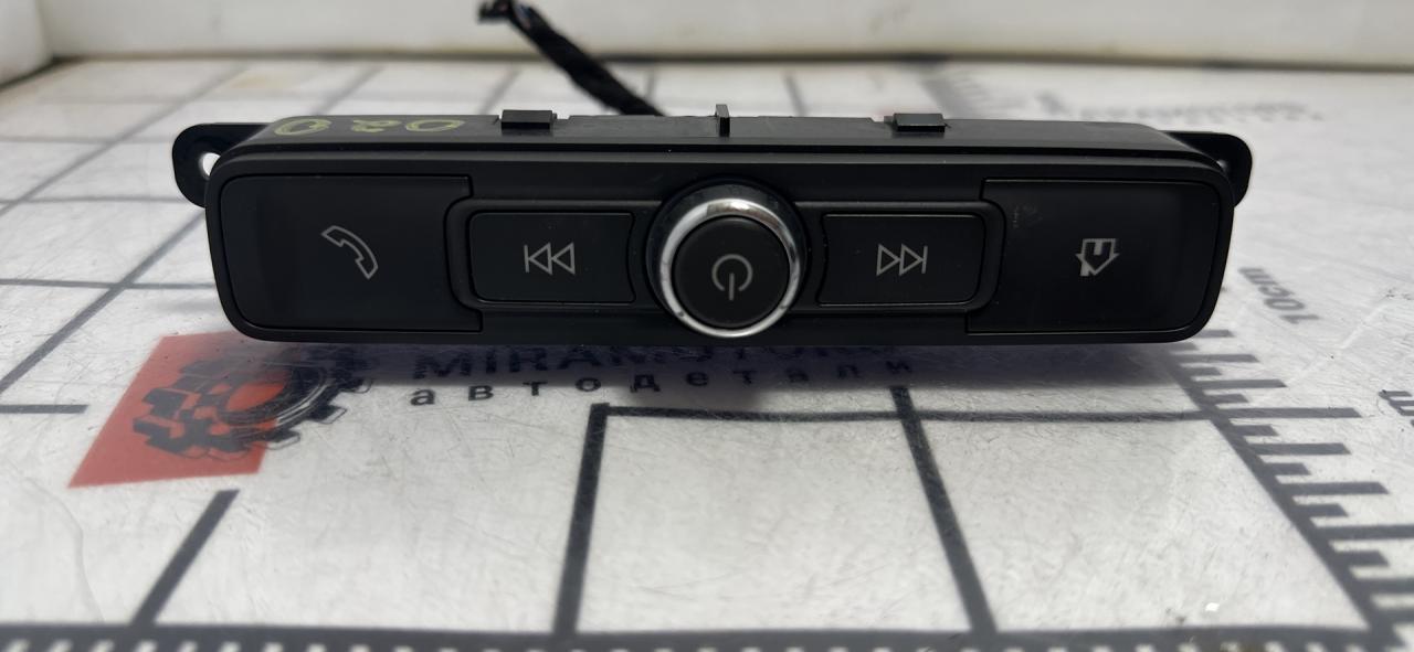 джойстик управления мультимедиа GMC Terrain 2 поколение 2019, 1.5 л., бензин, АКПП, белый, внедорожник 5 дв., 84491776 - фото №1