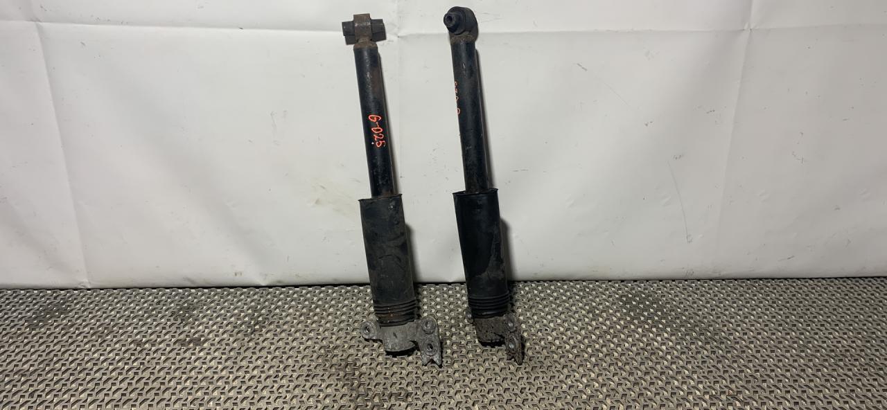 амортизатор задний GMC Terrain 2 поколение 2018, 1.5 л., бензин, АКПП, черный, внедорожник 5 дв., полный привод, 84157317 - фото №1