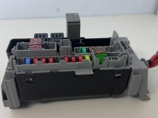 блок предохранителей Chevrolet Equinox 3 поколение 2019, 1.5 л., бензин, АКПП, черный, внедорожник 5 дв., полный привод