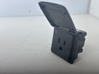 разъем AUX / USB GMC Terrain 2 поколение 2018, 1.5 л., бензин, АКПП, черный, внедорожник 5 дв., полный привод