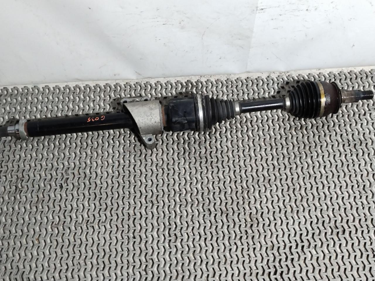 полуось передняя правая (приводной вал, ШРУС) GMC Terrain 2 поколение 2018, 2.0 л., бензин, АКПП, серый, передний привод, 84170703 - фото №1