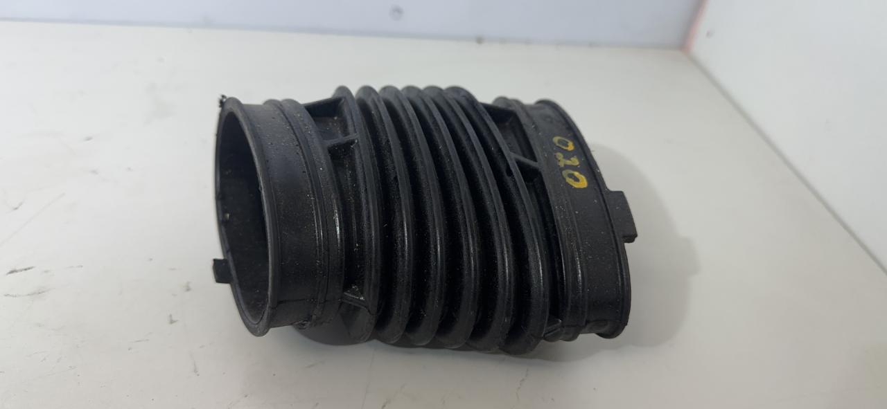 патрубок воздушного фильтра GMC Terrain 2 поколение 2019, 1.5 л., бензин, АКПП, белый, внедорожник 5 дв. - фото №1