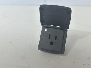 консоль салона Chevrolet Equinox 3 поколение 2019, 2.0 л., бензин, АКПП, черный, внедорожник 5 дв., передний привод, 544970085