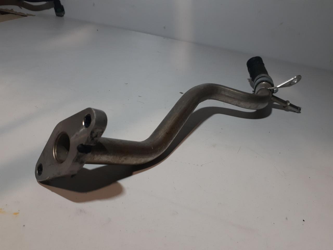 трубка охлаждающей жидкости Chevrolet Equinox 3 поколение 2018, 1.5 л., бензин, АКПП, белый, внедорожник 5 дв., полный привод - фото №1