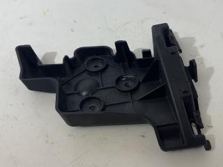 крепление бампера Chevrolet Equinox 3 поколение 2018, 1.5 л., бензин, АКПП, белый, внедорожник 5 дв., полный привод, 84162910