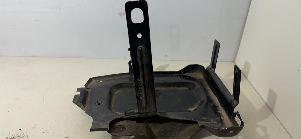 аккумуляторный ящик (АКБ) Chevrolet Equinox 3 поколение 2019, 2.0 л., бензин, АКПП, черный, внедорожник 5 дв., передний привод, 84320368S - фото №1