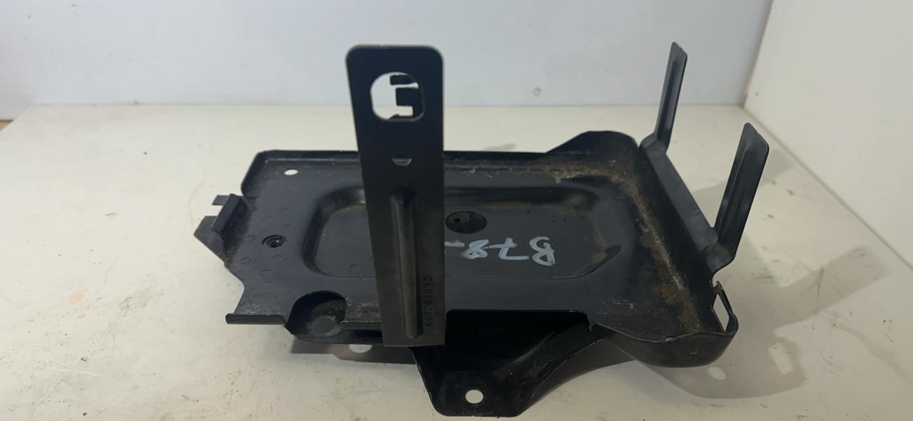 аккумуляторный ящик (АКБ) Chevrolet Equinox 3 поколение 2019, 1.5 л., бензин, АКПП, серый, внедорожник 5 дв., полный привод, 34530203S - фото №1