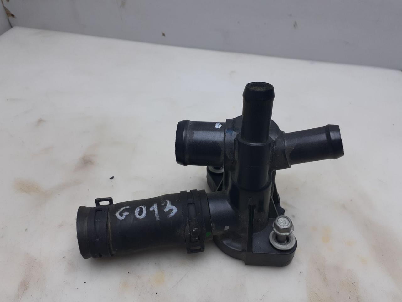 фланец (тройник) системы охлаждения GMC Terrain 2 поколение 2018, 2.0 л., бензин, АКПП, внедорожник 5 дв., 0635515605 - фото №1