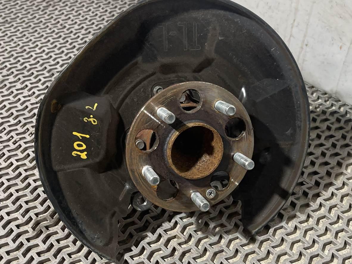 ступица задняя левая Honda CR-V 5 поколение 2019, 1.5 л., бензин, АКПП, белый, 52215-TLA-A02 - фото №1