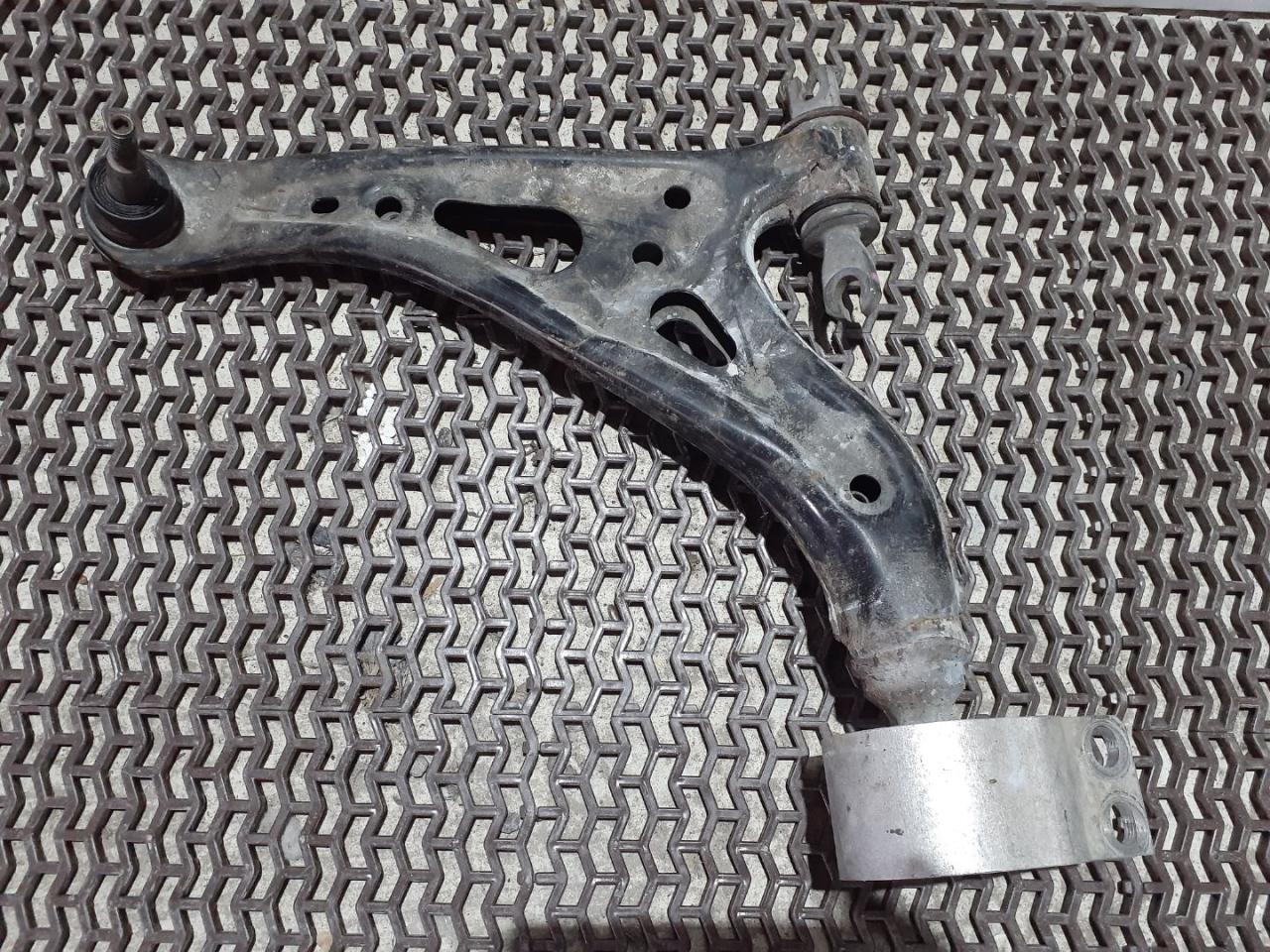 рычаг передний левый GMC Terrain 2 поколение 2018, 1.5 л., бензин, АКПП, черный, внедорожник 5 дв., полный привод - фото №1