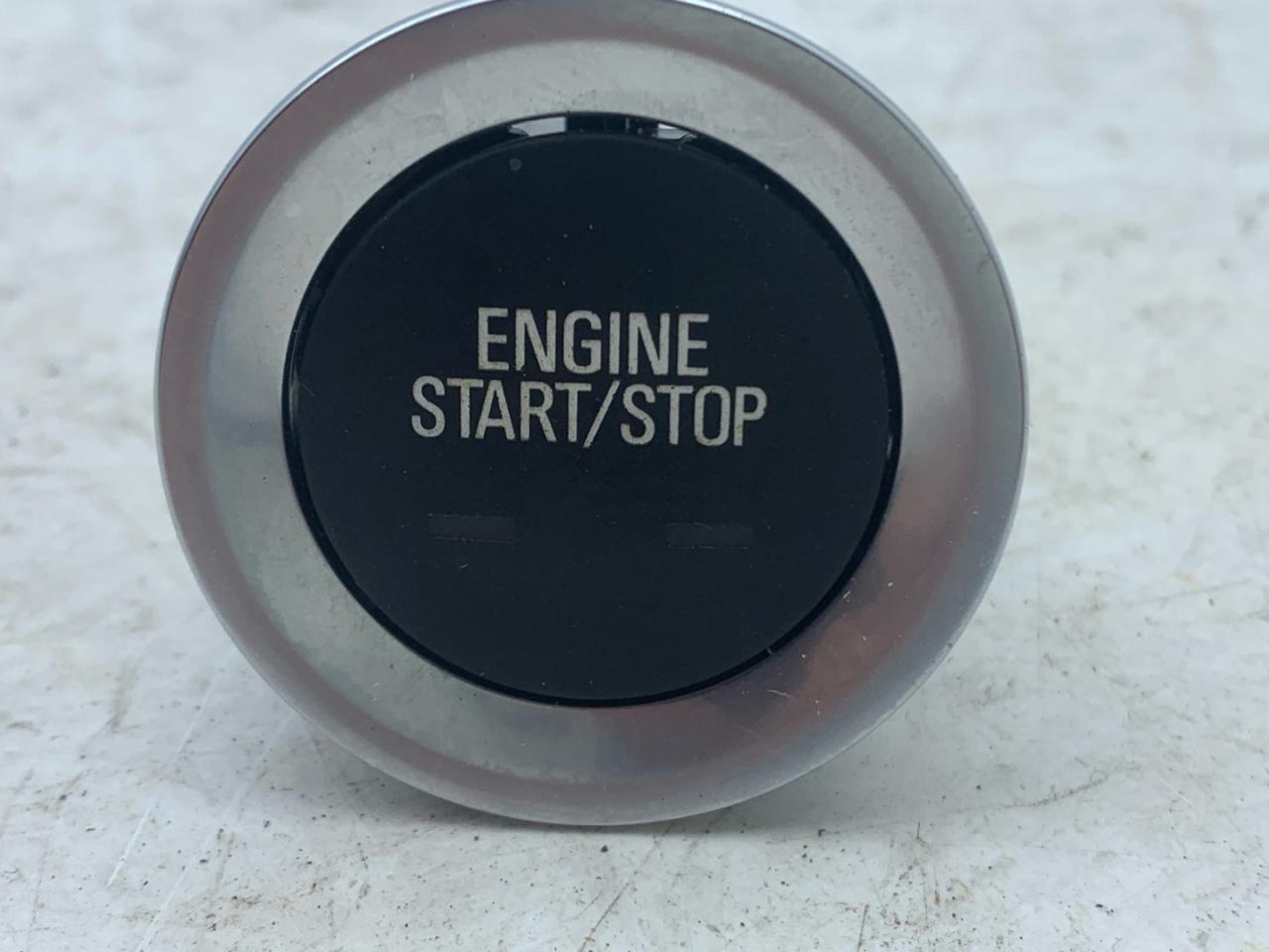 кнопка запуска двигателя GMC Terrain 2 поколение 2018, 2.0 л., бензин, АКПП, внедорожник 5 дв., 84179562 - фото №1