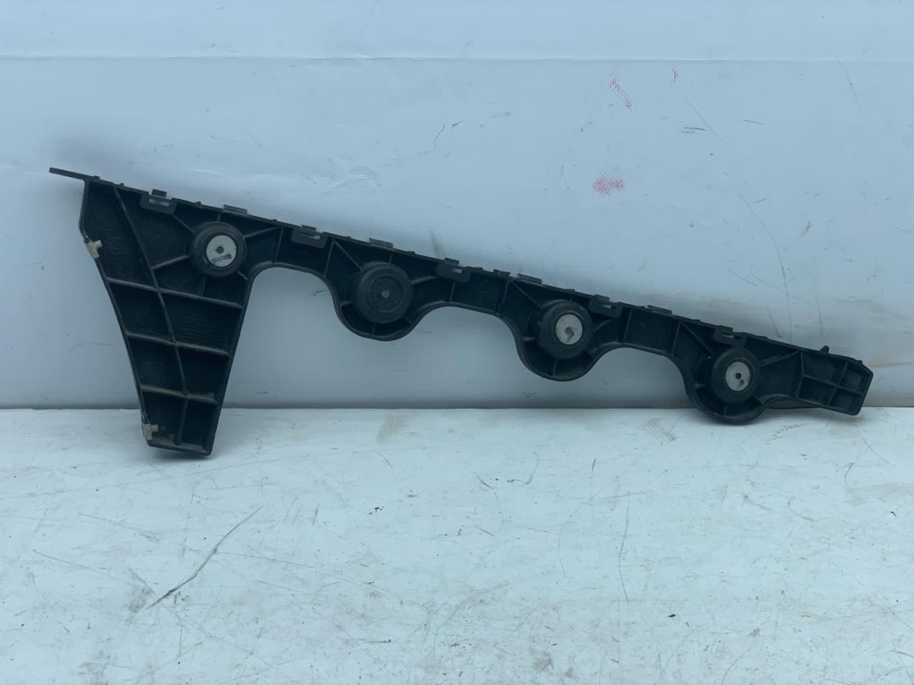 Крепление бампера заднего Chevrolet Equinox 3 поколение 2019, 2.0 л., бензин, АКПП, черный, внедорожник 5 дв., полный привод, 23462453 - фото №1