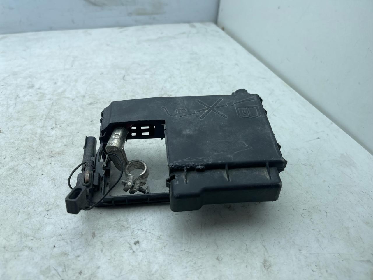 клемма аккумулятора плюс Chevrolet Equinox 3 поколение 2019, 2.0 л., бензин, АКПП, черный, внедорожник 5 дв., полный привод, 84237808 - фото №1