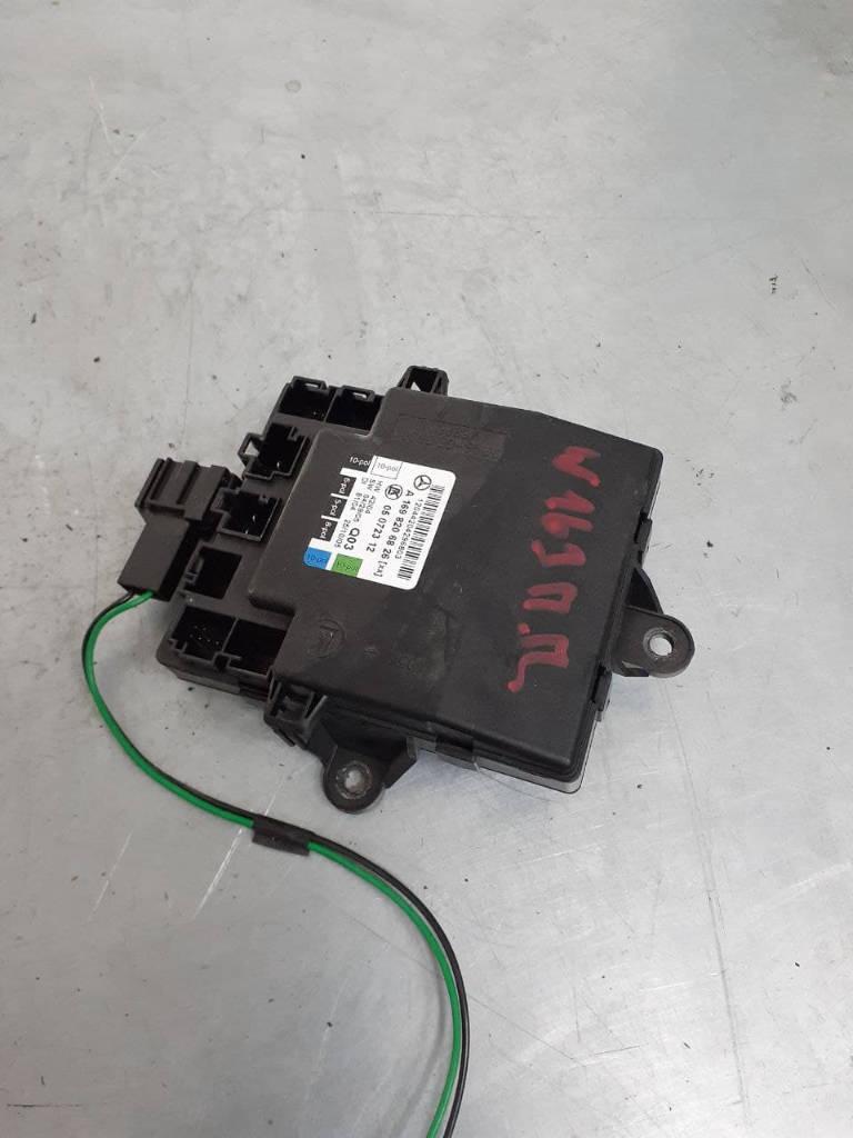 блок комфорта Mercedes-Benz A-Класс W169 2004, A1698206826 - фото №1