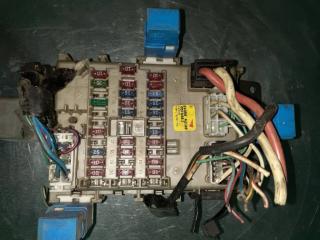 блок предохранителей Nissan Almera Tino V10 2002, 2.2 л., дизель, МКПП