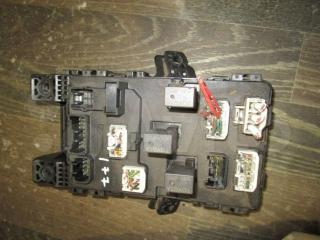 блок предохранителей Toyota Avensis 1 поколение (T220) [рестайлинг] 2001, 1.8 л., 8273005020