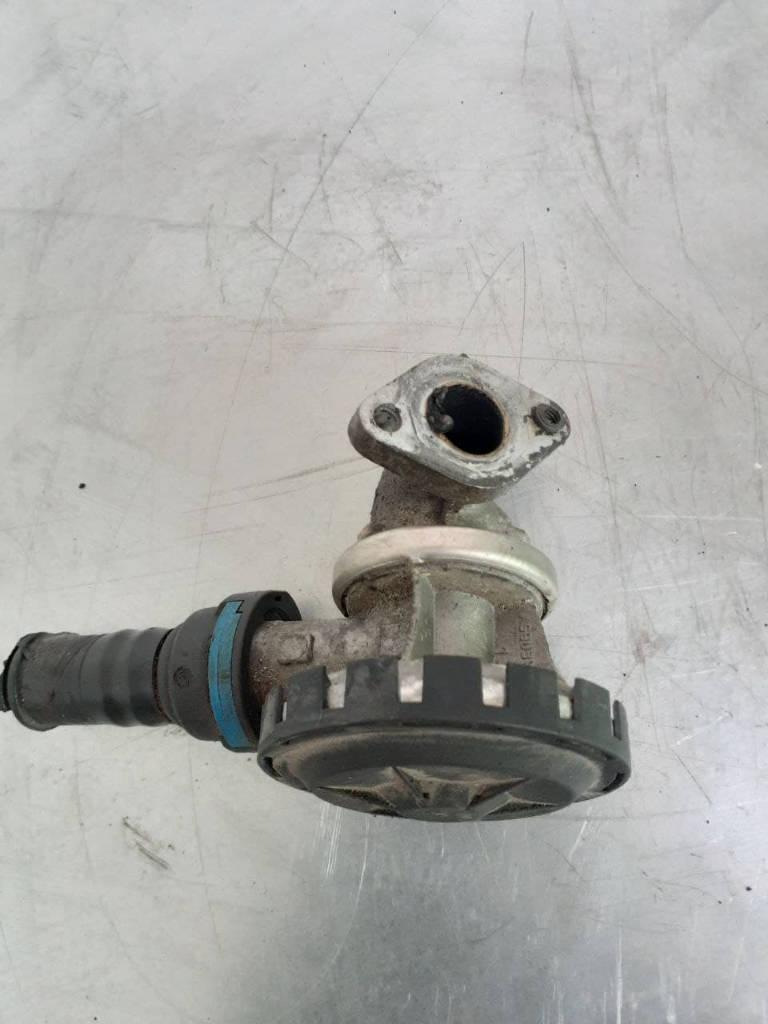 клапан EGR Citroen Xsara Picasso 1 поколение 2002, 1.8 л., бензин - фото №1