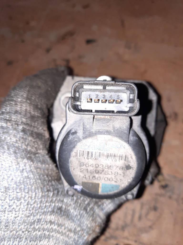 клапан EGR Peugeot 407 1 поколение 2005, 1.6 л., дизель, 9649358780, 21597518 - фото №1