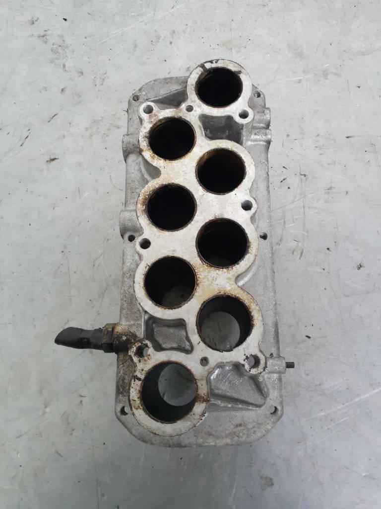 коллектор впускной Land Rover Range Rover 2 поколение 1998, 4.6 л., бензин - фото №1