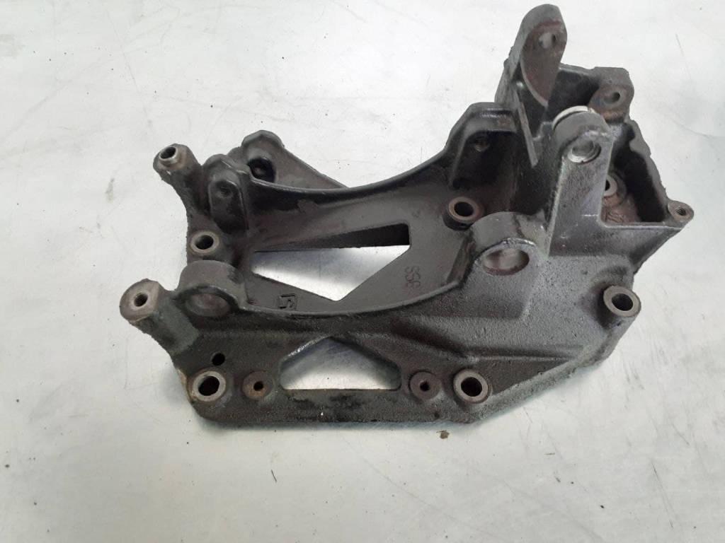 кронштейн генератора Peugeot 607 1 поколение 2000 - фото №1