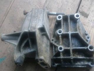 кронштейн двигателя Alfa Romeo 147 1 поколение 2002, 1.6 л., 60672234