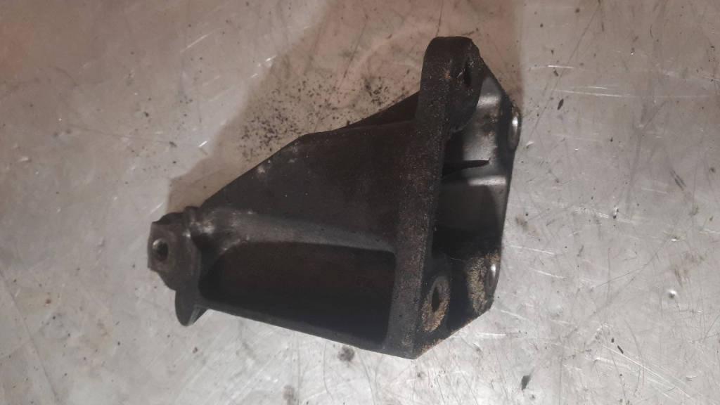 кронштейн двигателя BMW 3 серия E90/E91/E92/E93 E90 2006, 2.0 л., 68572910 - фото №1