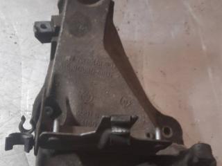 кронштейн двигателя BMW 3 серия E90/E91/E92/E93 E90 2006, 2.0 л., 24168110