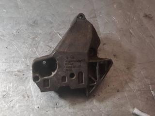 кронштейн двигателя Volkswagen Passat B6 2006, 2.0 л., 06F199207H