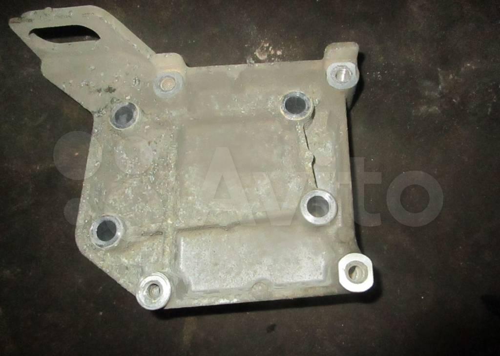 кронштейн компрессора кондиционера Mazda Premacy 1 поколение 2001, 1.8 л. - фото №1