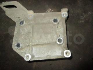 кронштейн компрессора кондиционера Mazda Premacy 1 поколение 2001, 1.8 л.