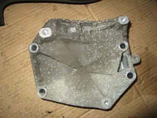 кронштейн компрессора кондиционера Saab 2007, 1.9 л., дизель, 55210423