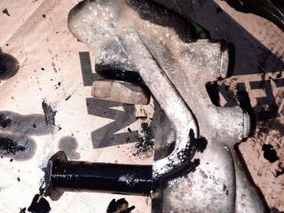 кронштейн масляного фильтра Volkswagen Transporter T4 1996, 2.4 л., дизель, 053115417A