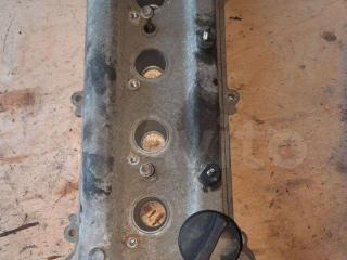 клапанная крышка Toyota Yaris P1 2001, 1.3 л., бензин
