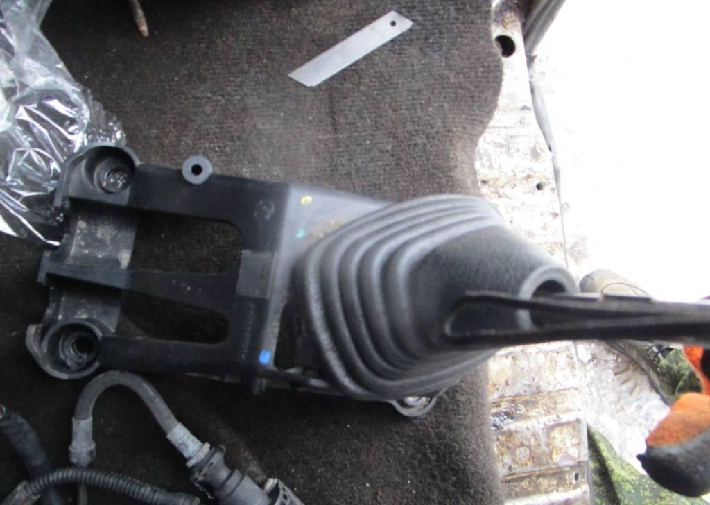 кулиса Mercedes-Benz Vaneo W414 2002, 1.7 л., дизель, МКПП, 1683600109 - фото №1