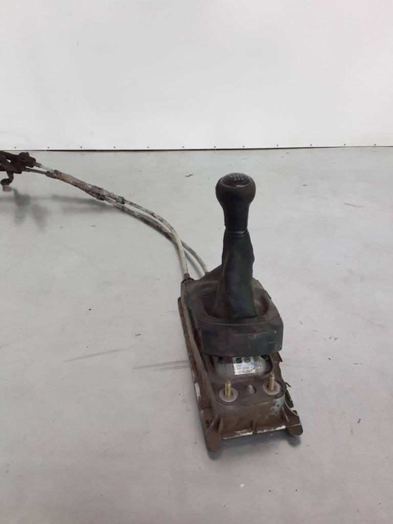 кулиса SEAT Ibiza 3 поколение 2003, 1.9 л., дизель, МКПП, 6Q0711049 - фото №1