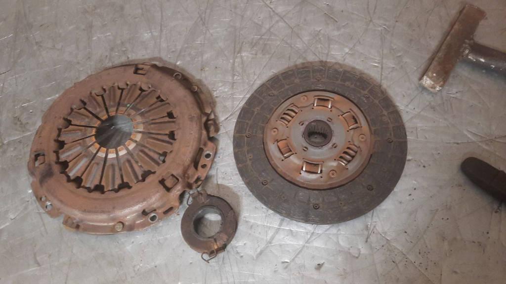 комплект сцепления Toyota Corolla Verso 1 поколение E121 2003, 2.0 л., дизель, МКПП - фото №1